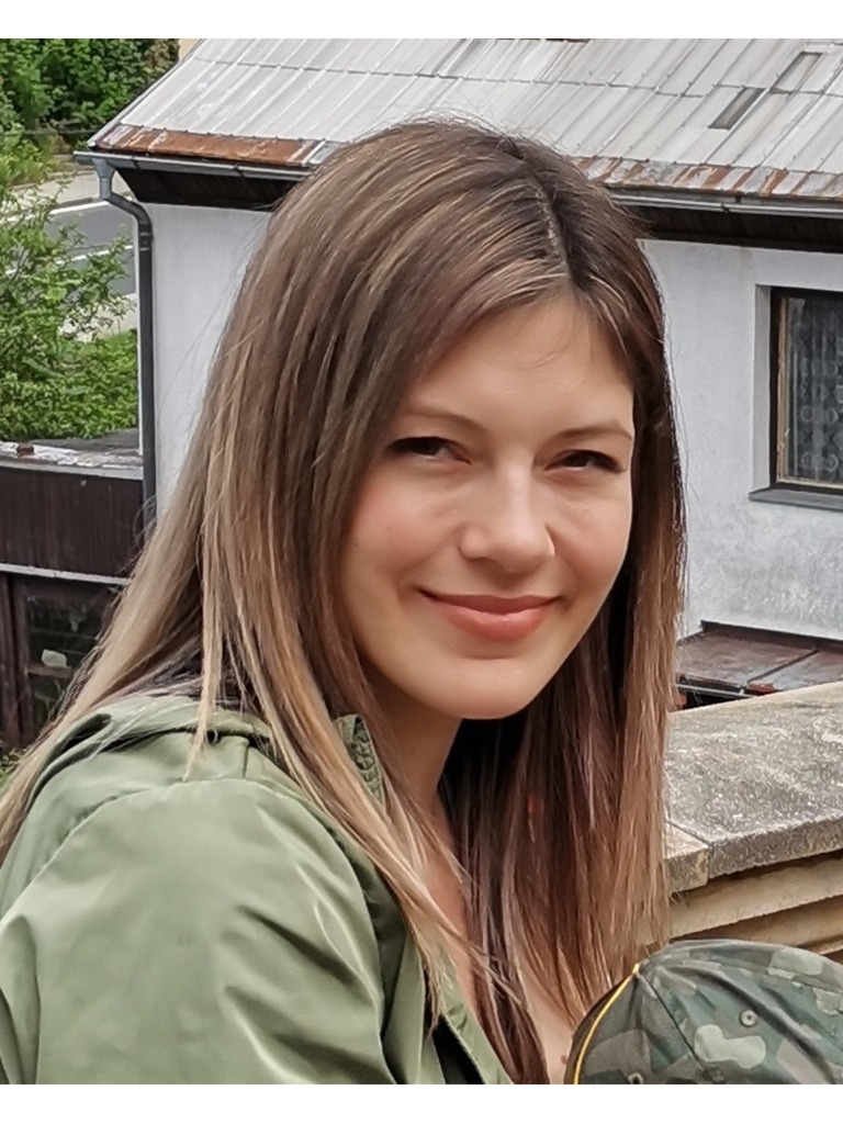 Фото 1. Могли ли борозды под глазами образоваться после введения филлера?